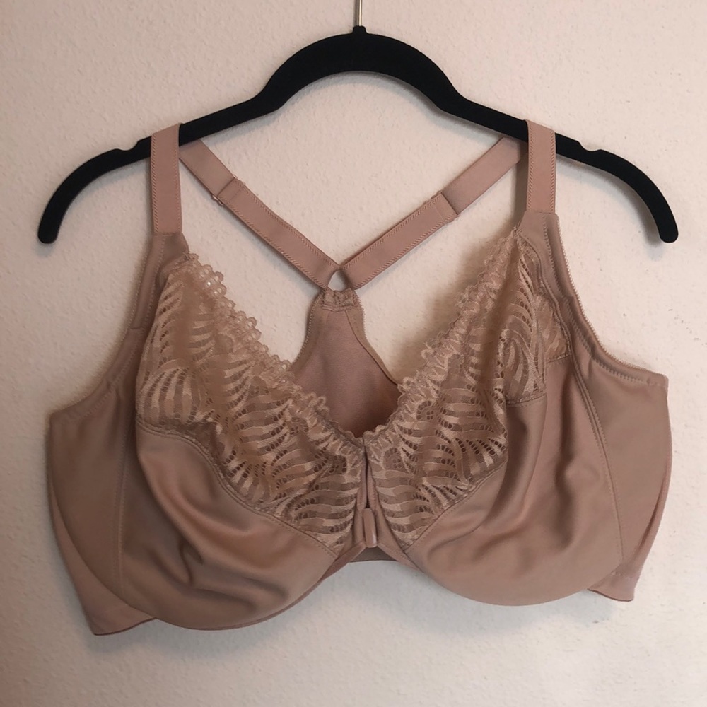 LAST CHANCE will donate to charity July 25! 
Glamorise front close Racerback bra